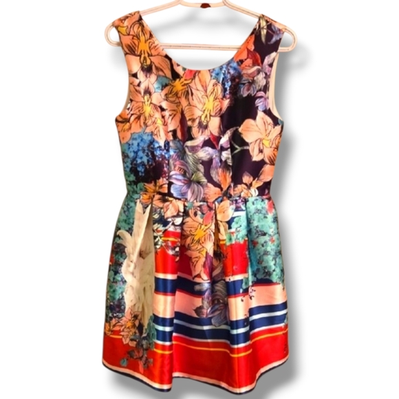 Dresses & Skirts - Floral Graphic Silk Blend Mini Dress
